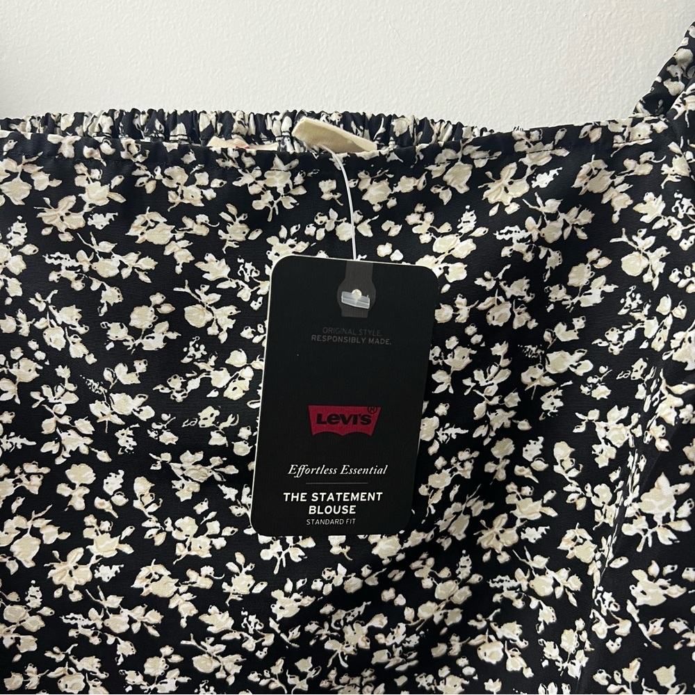 Levi’s NWT Black Floral The Statement Blouse Peasant - Picture 3 of 9